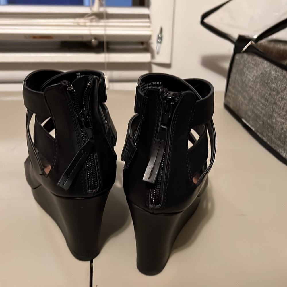 Wedges - Picture 5 of 7